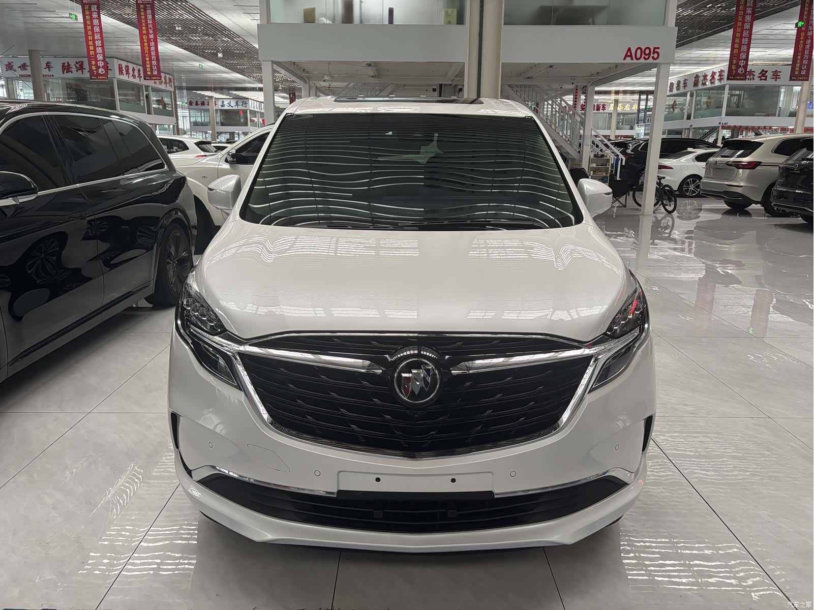 Buick GL8, 2021 1