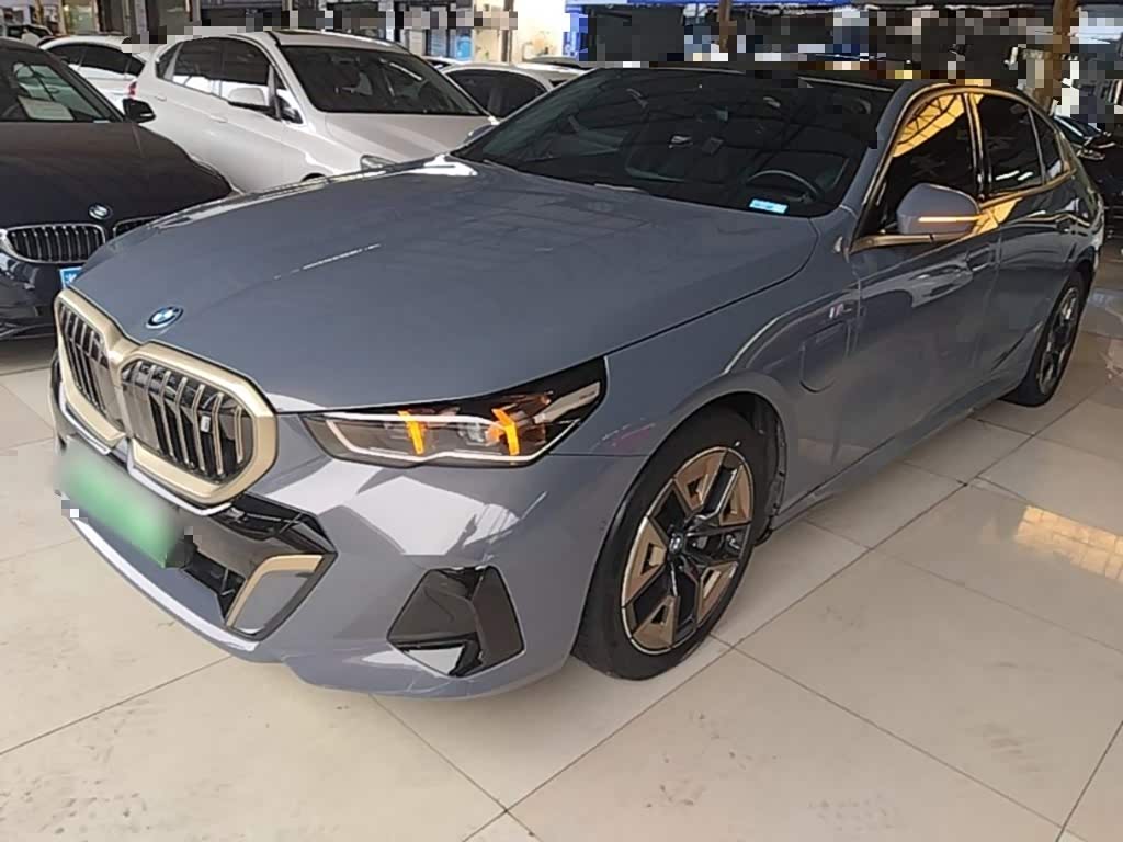BMW i5