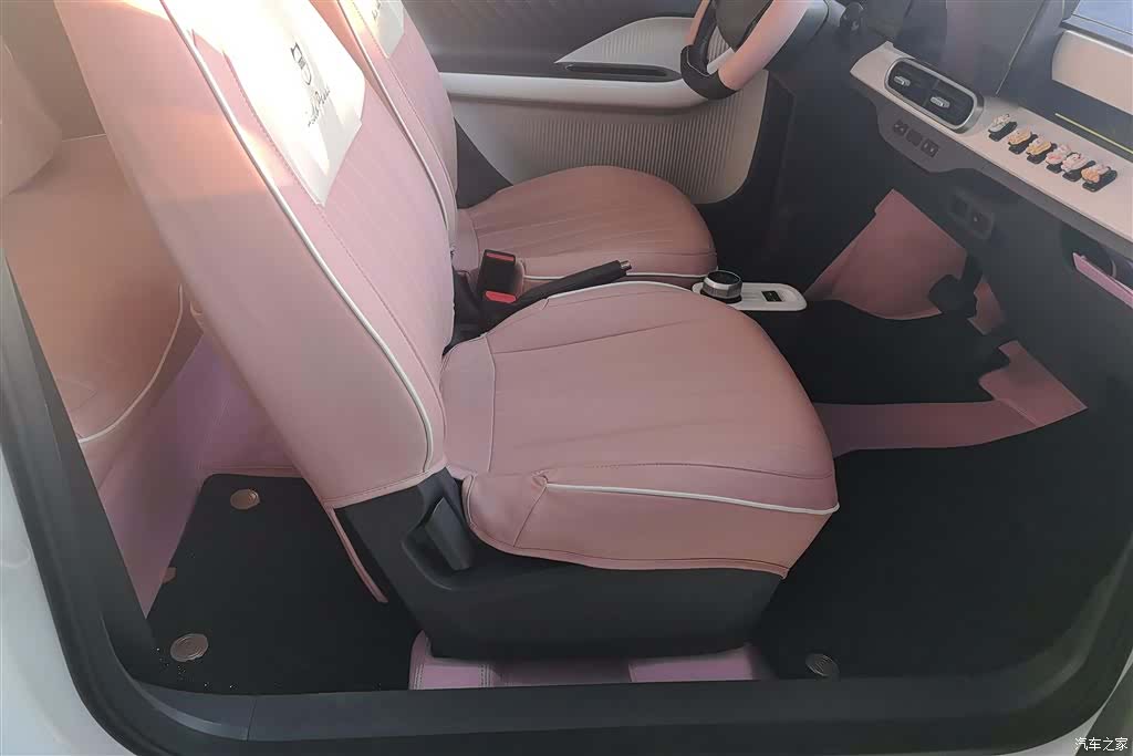 Geely Panda, 2025 8