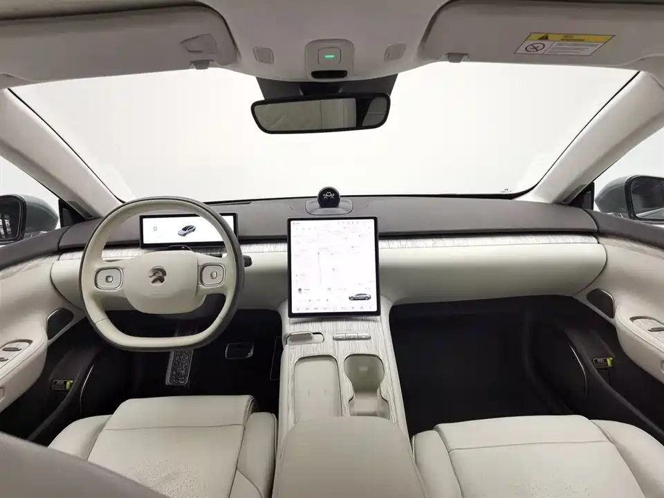 NIO ET7
