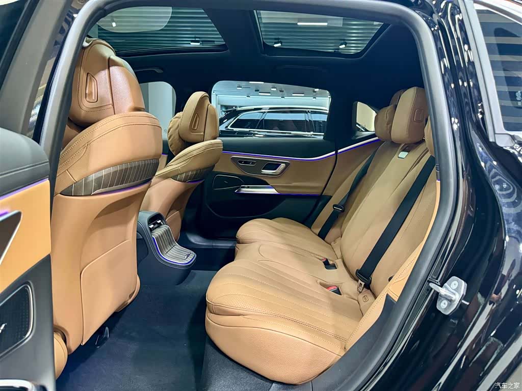 Mercedes-Benz E-Class, 2024 20