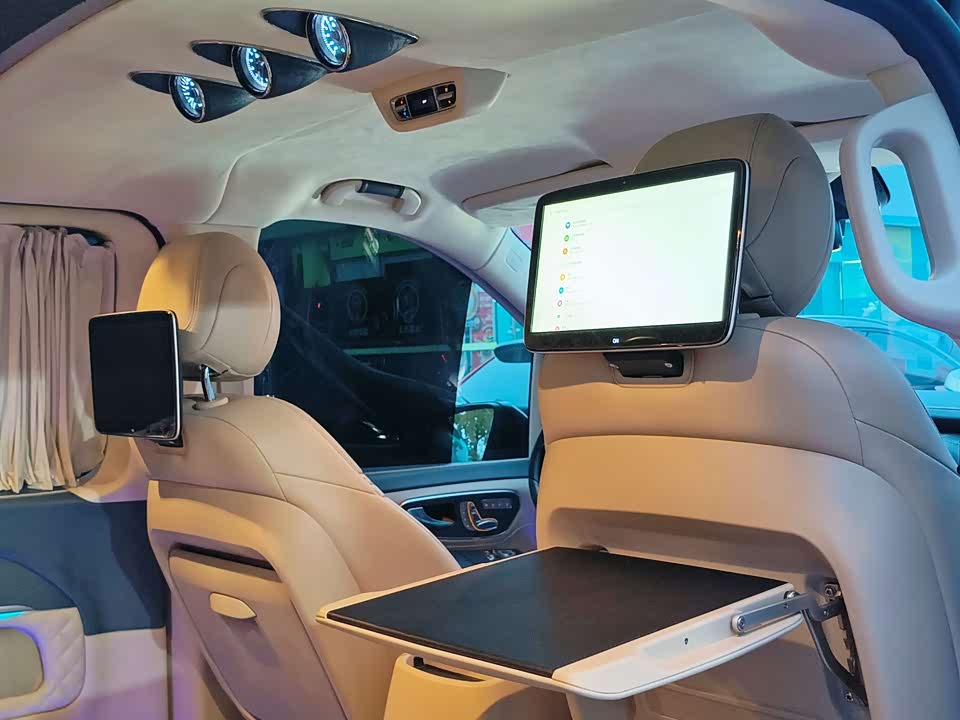 Mercedes-Benz V-class