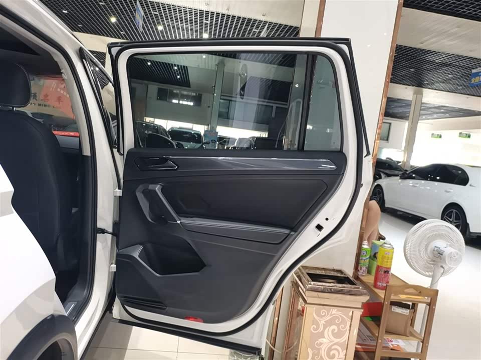 Volkswagen Tiguan L