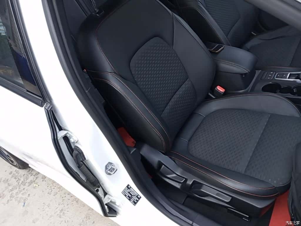 Ford Focus, 2019 25
