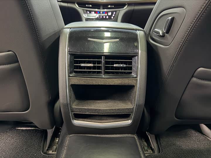 Cadillac CT6 2017 28T Люкс
