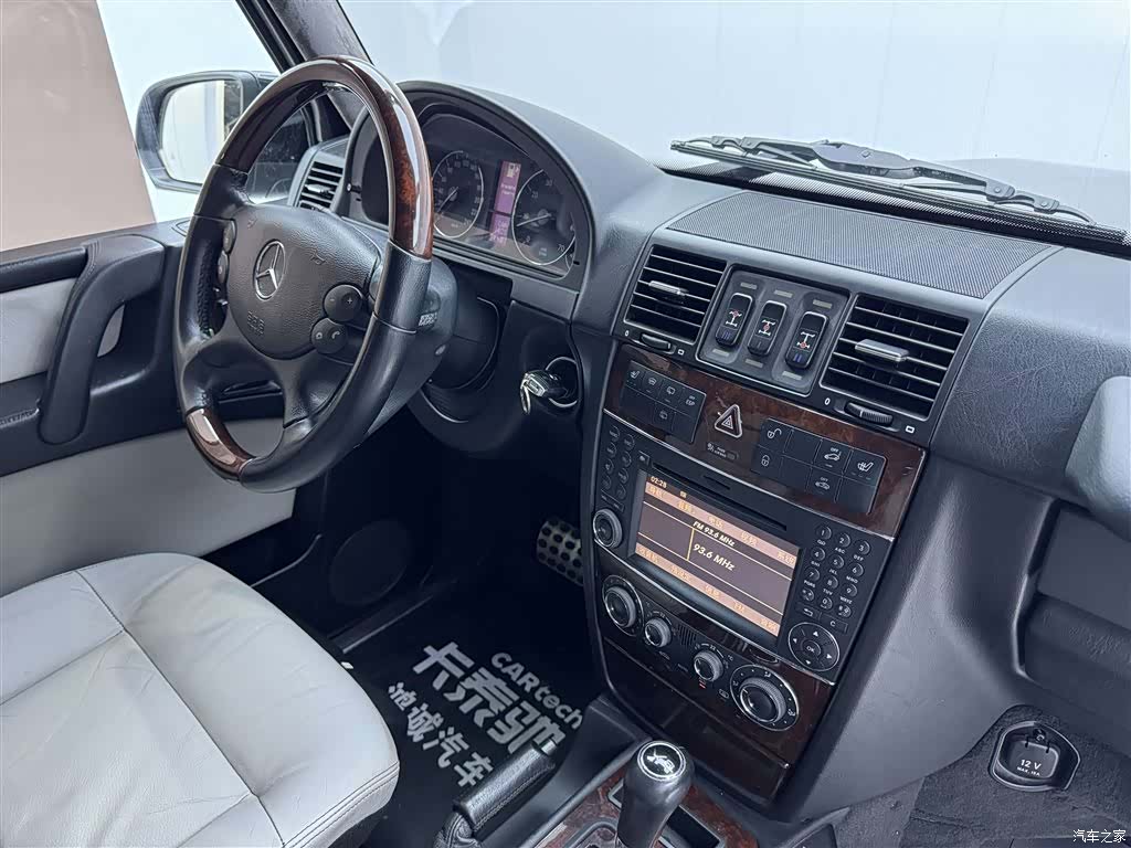 Mercedes-Benz G-Class, 2010 25