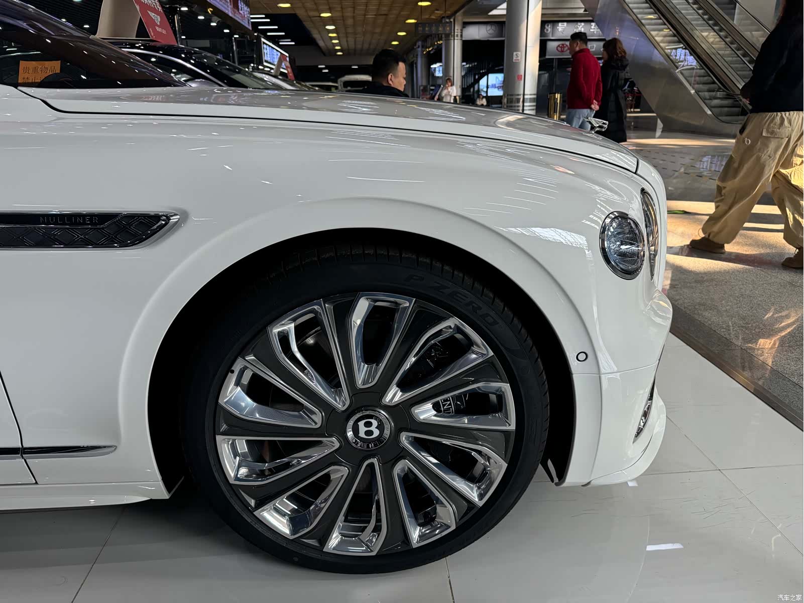 Bentley Flying Spur, 2025 4