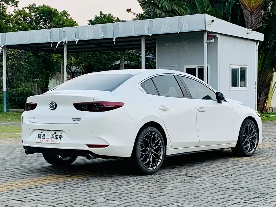 Mazda 3 Angkesaila