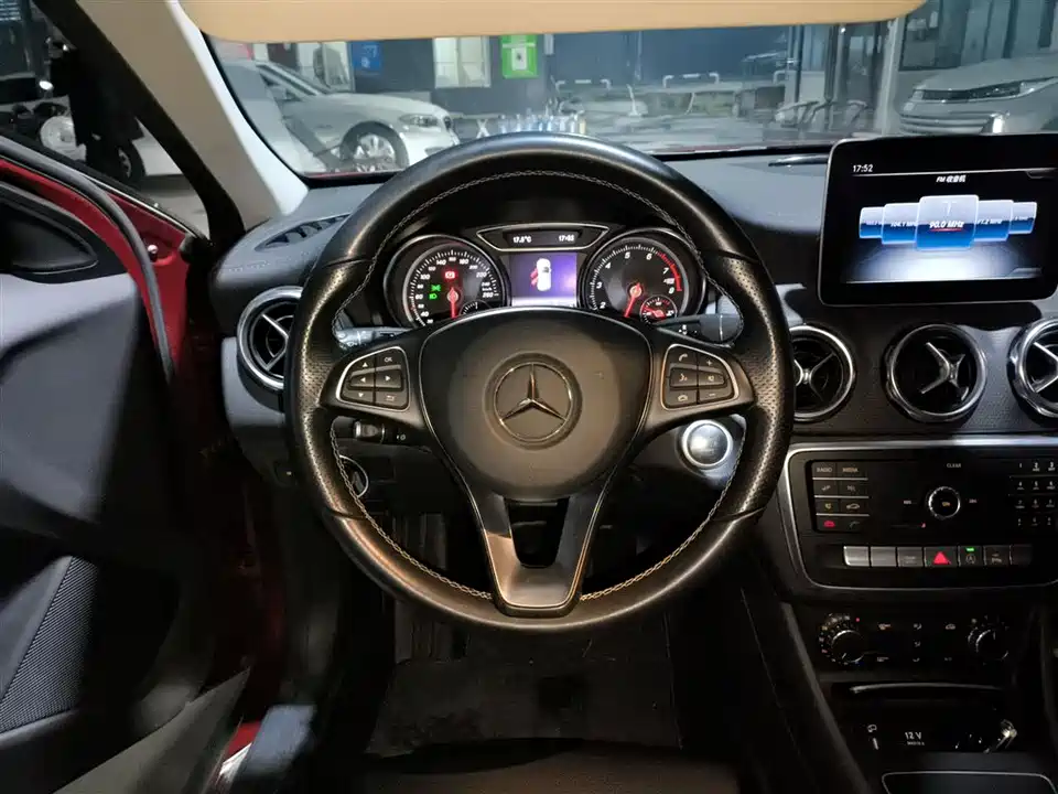 Mercedes-Benz GLA