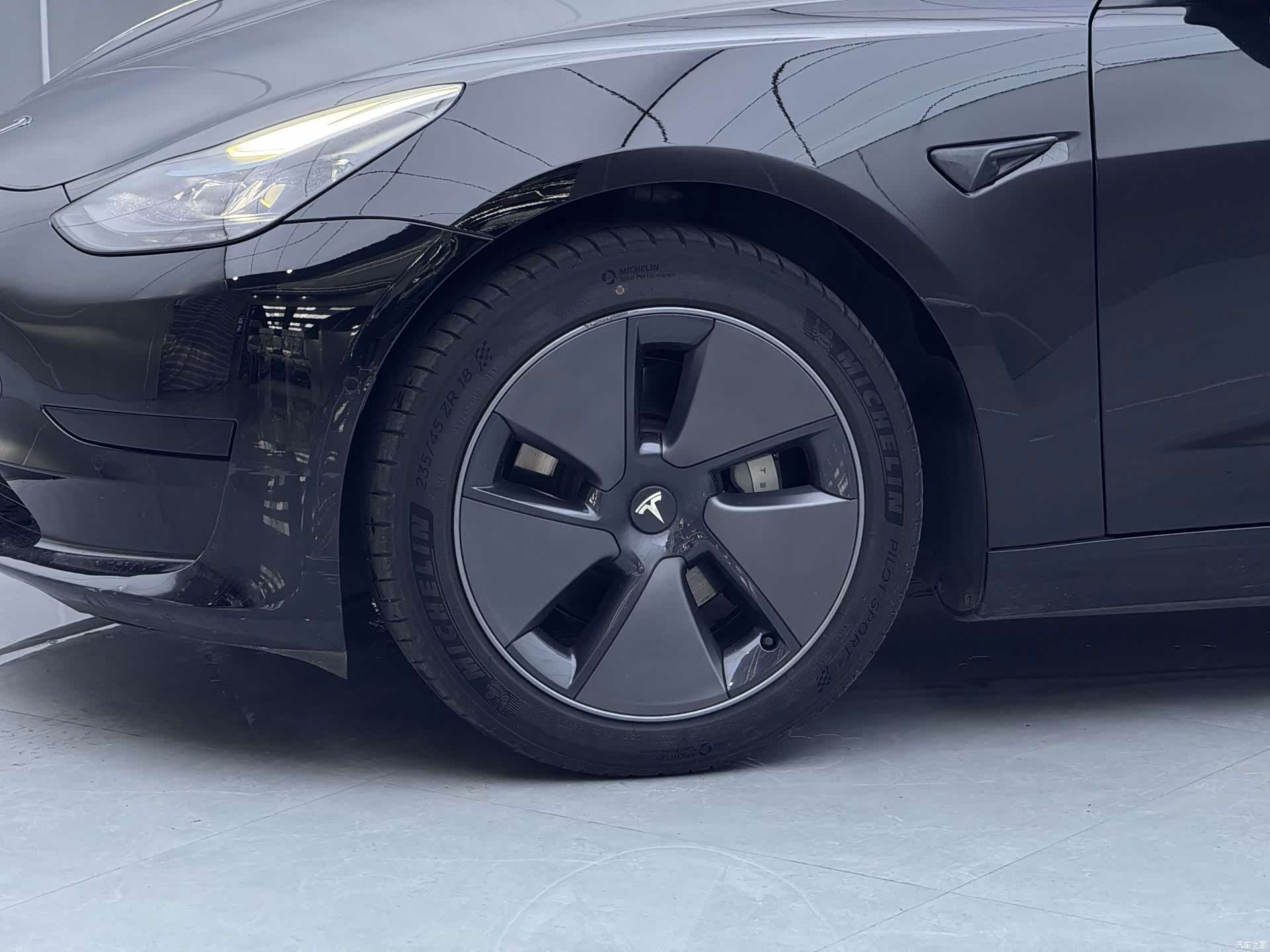 Tesla Model 3, 2022 все фото