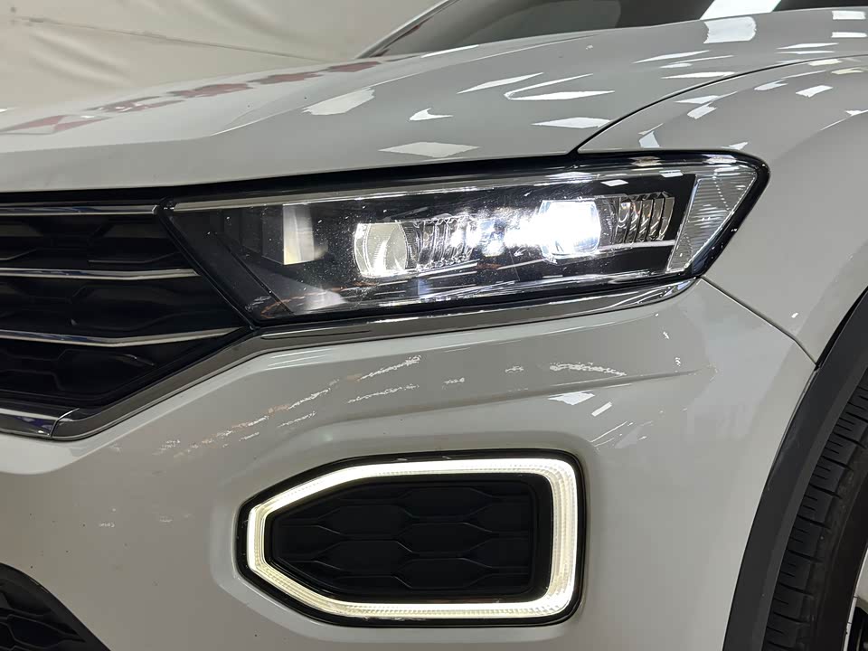 Volkswagen T-ROC exploring Songs