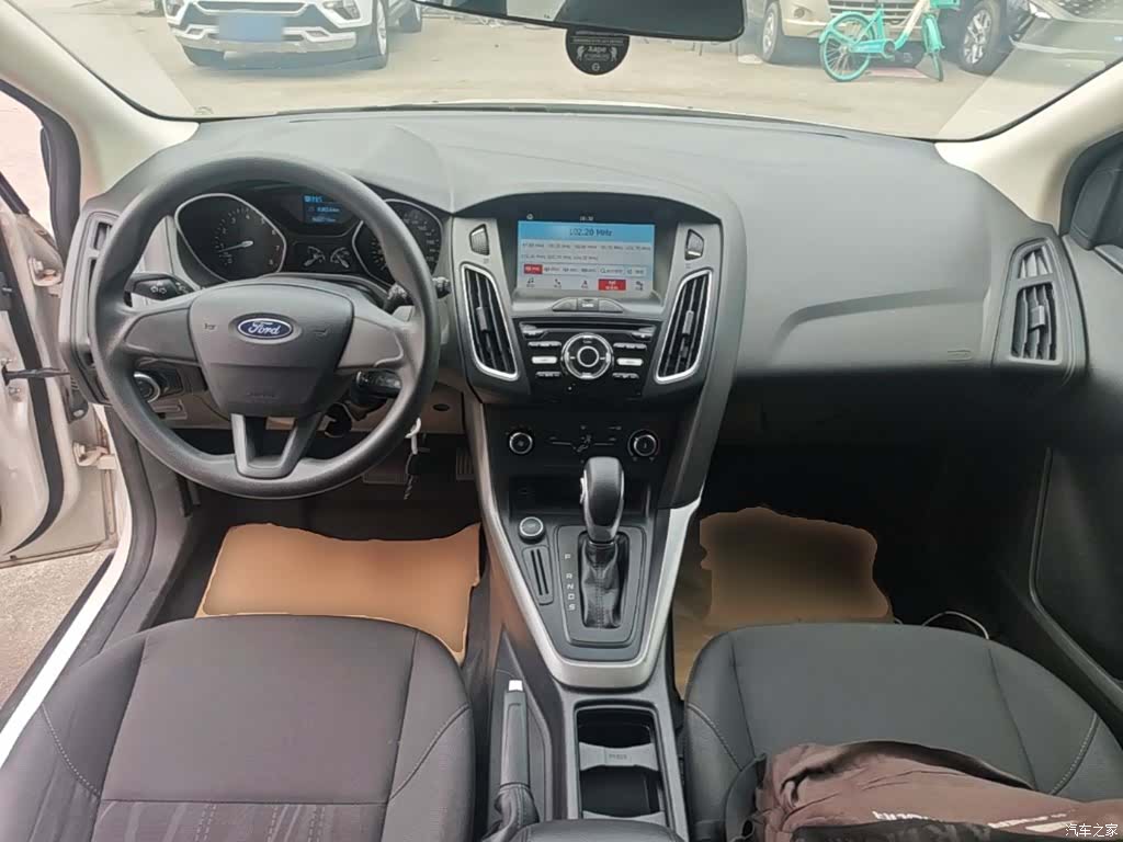 Ford Focus, 2018 10
