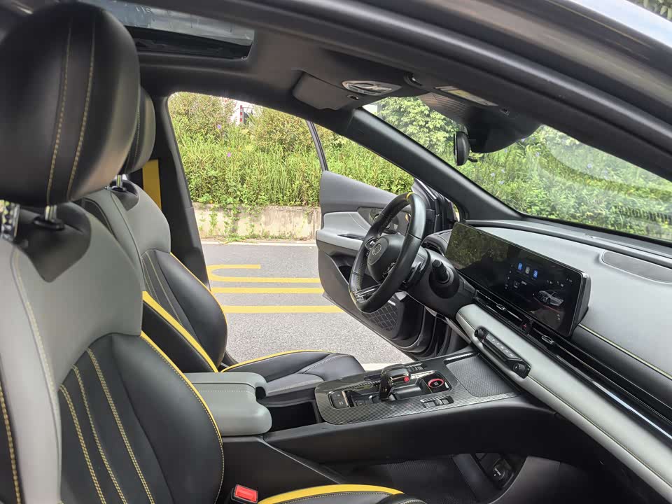 Trumpchi Shadow Leopard