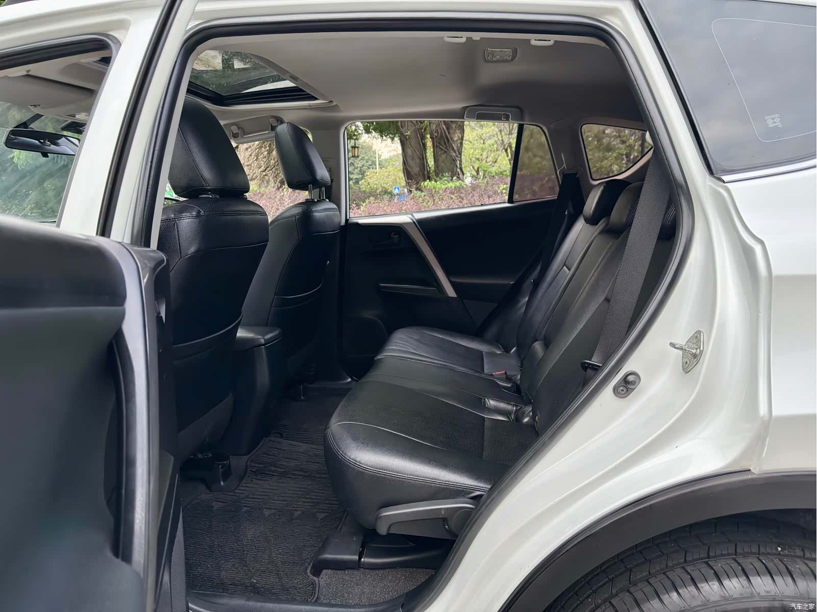 Toyota RAV4, 2017 11