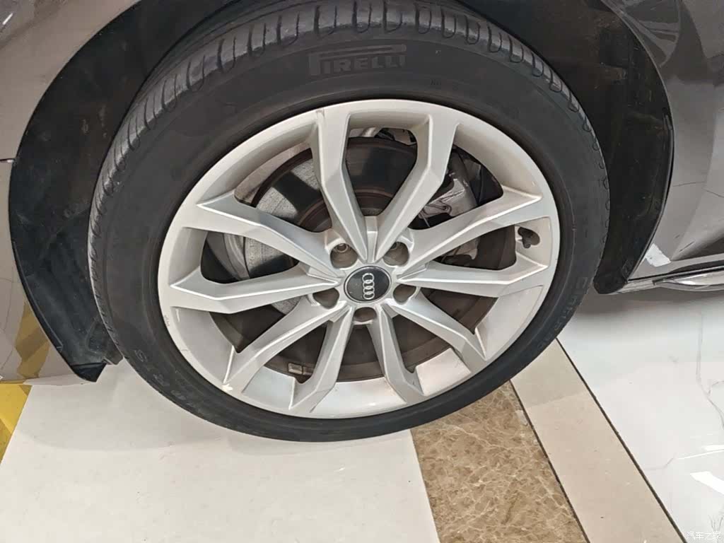 Audi A4L, 2020 23