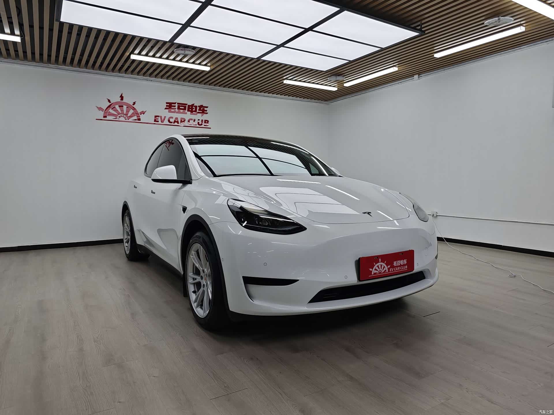 Tesla Model Y, 2022 2