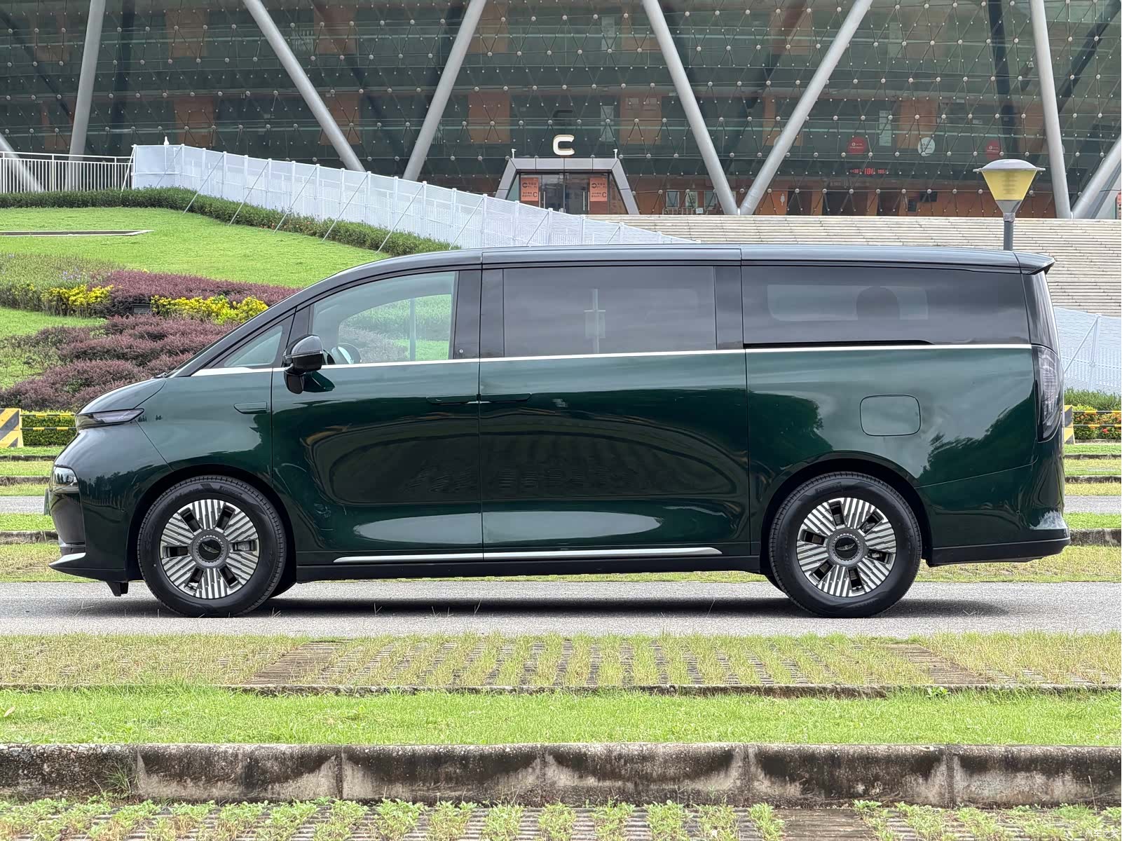 LEVC L380, 2025 все фото