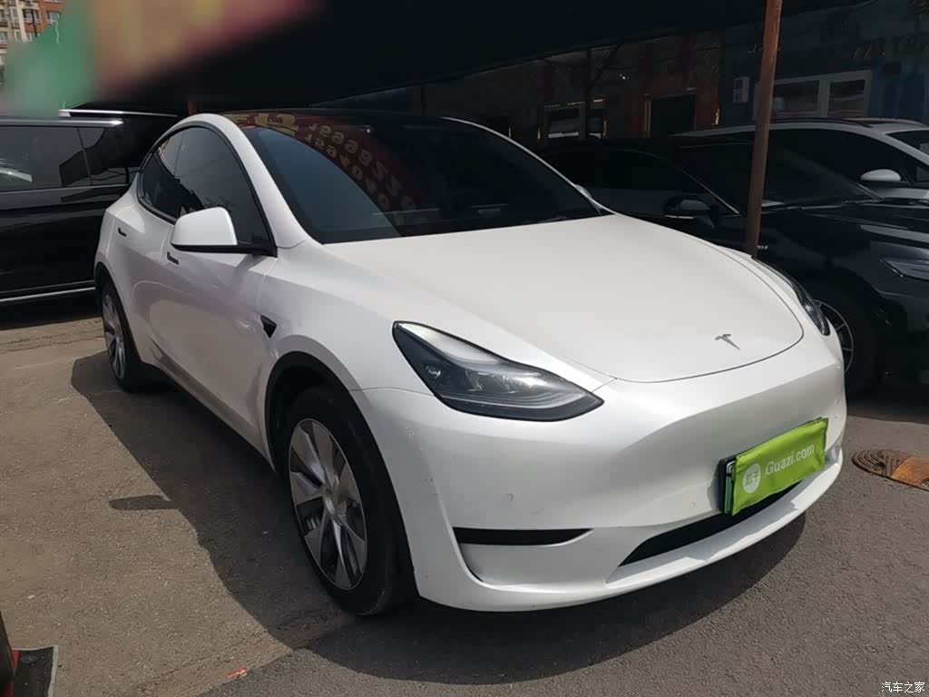 Tesla Model Y, 2022 4