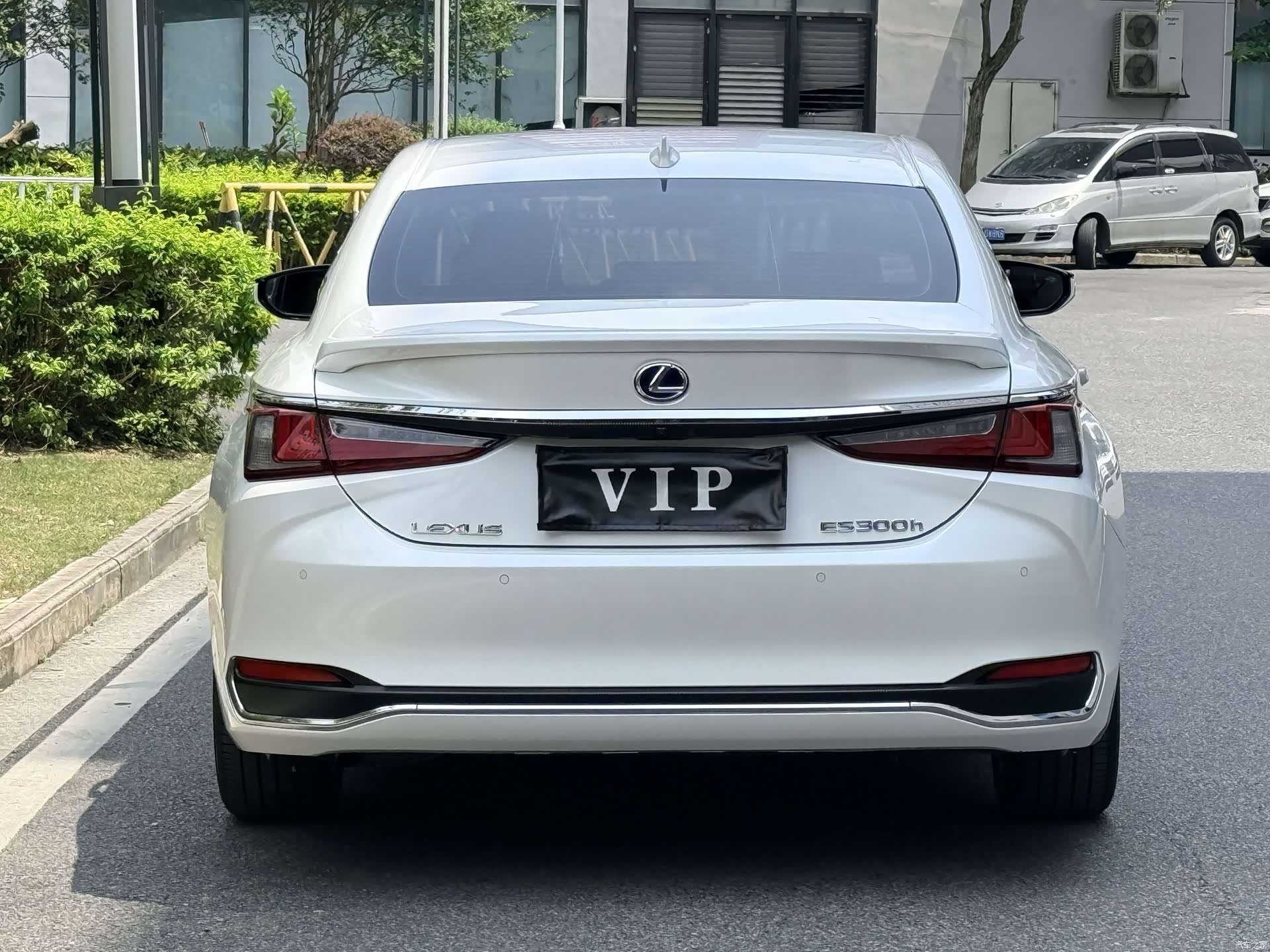 Lexus ES, 2020 4