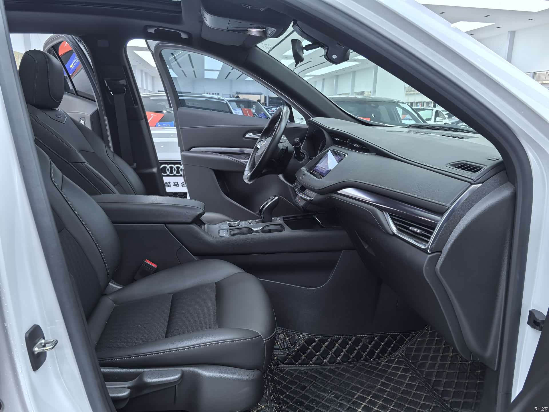 Cadillac XT4, 2021 8