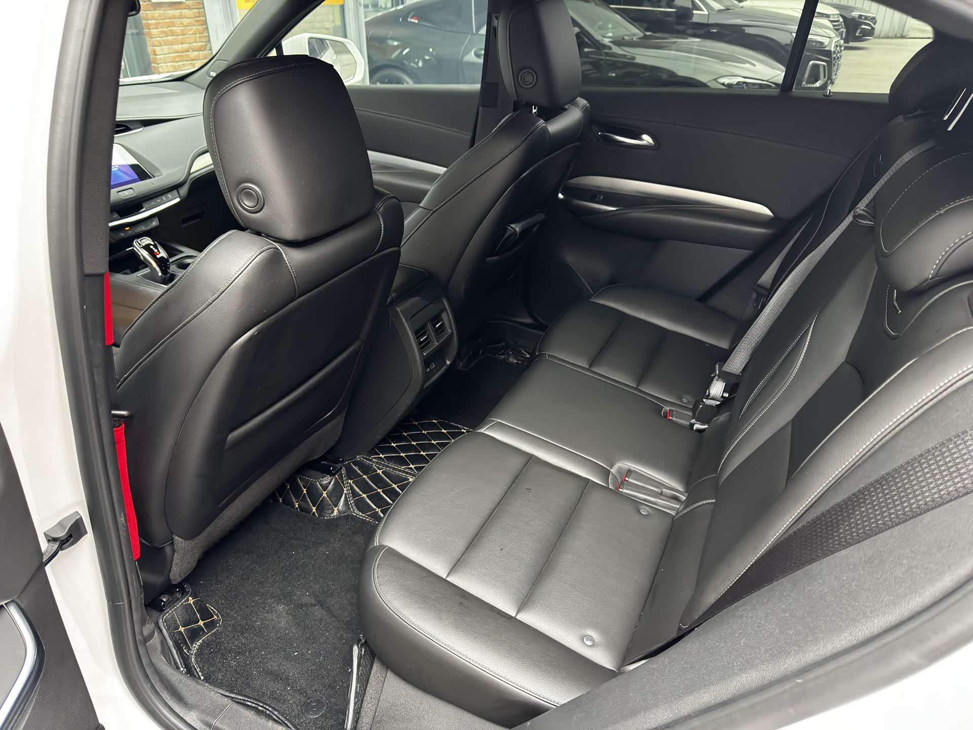 Cadillac XT4, 2020 9