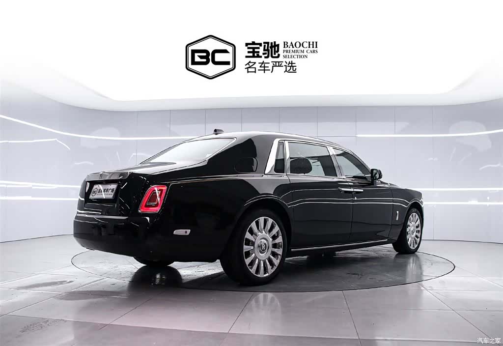 Rolls-Royce Phantom, 2022 3