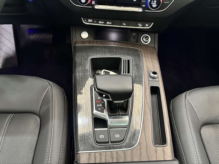 Audi Q5L 2024, фото 19