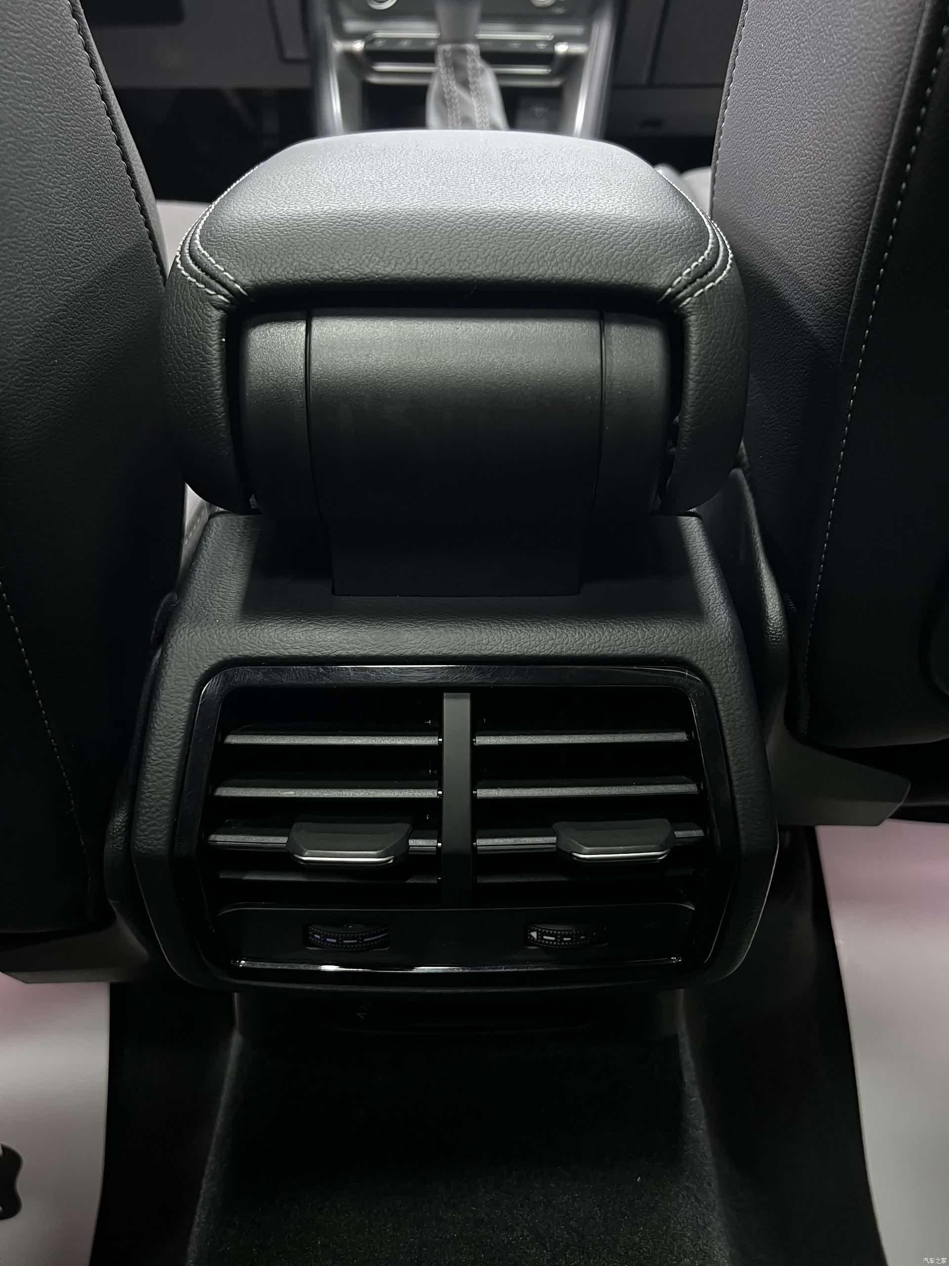 Audi Q3, 2023 13