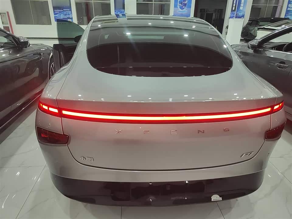 XPENG P7
