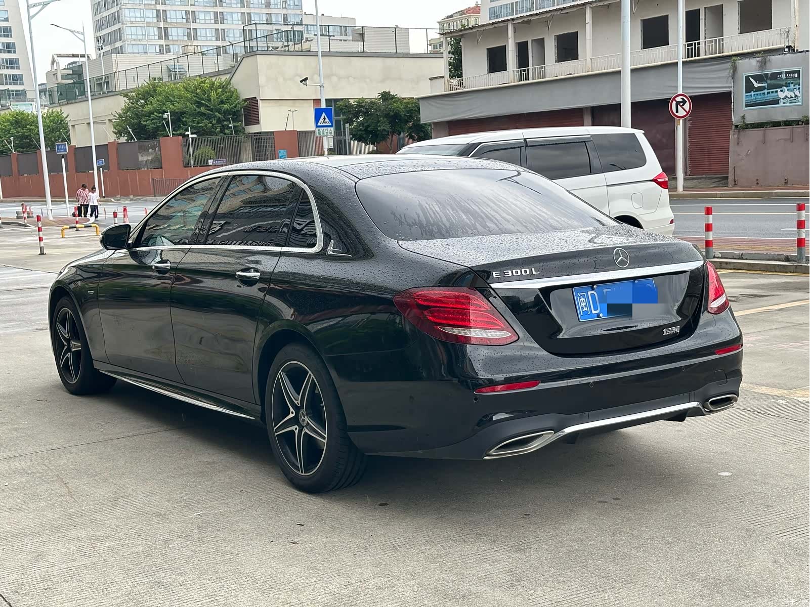 Mercedes-Benz E-Class, 2020 4