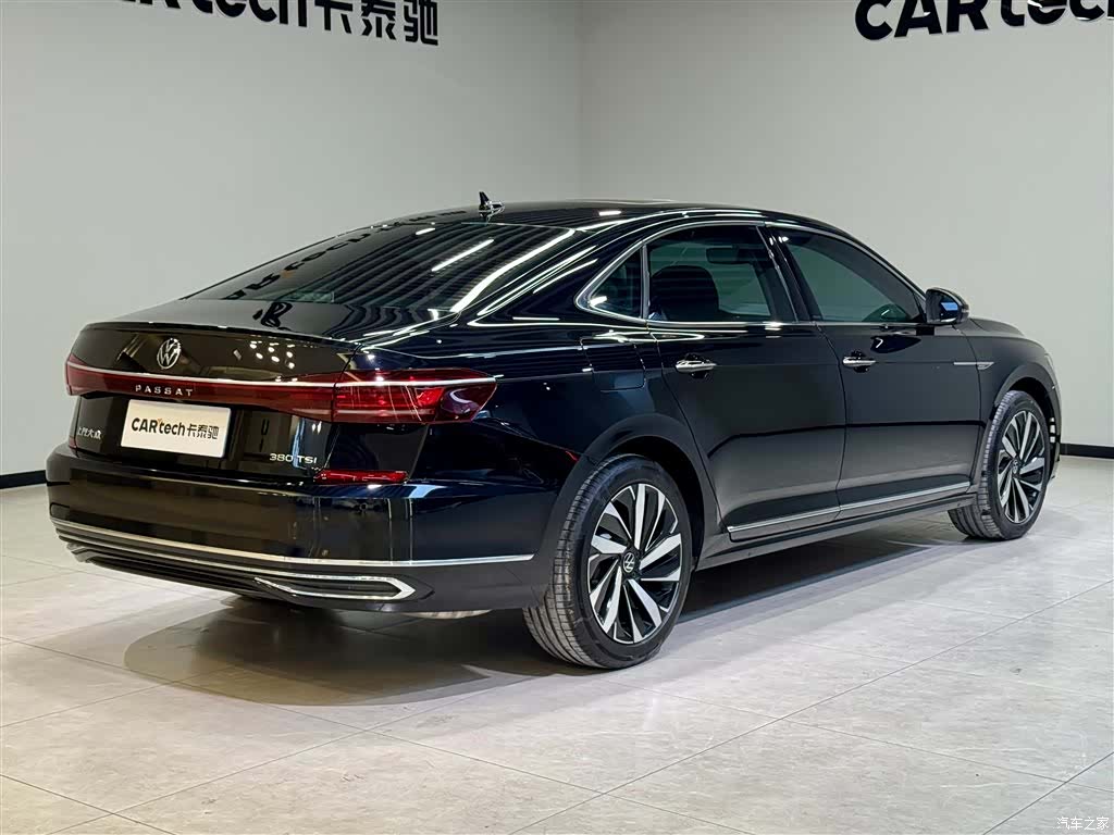 Volkswagen Passat, 2025 все фото