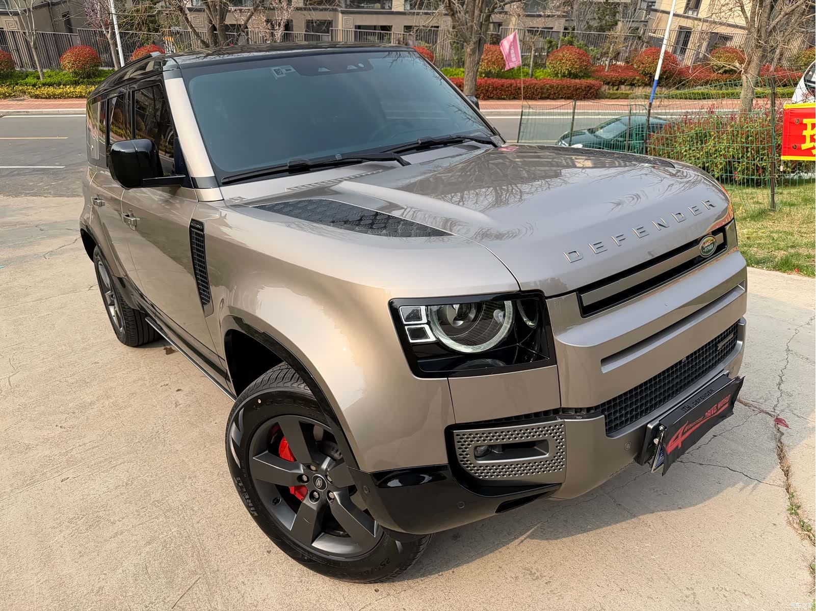Land Rover Defender