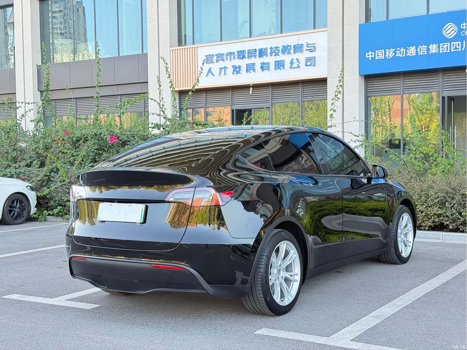 Tesla Model Y, 2022 10