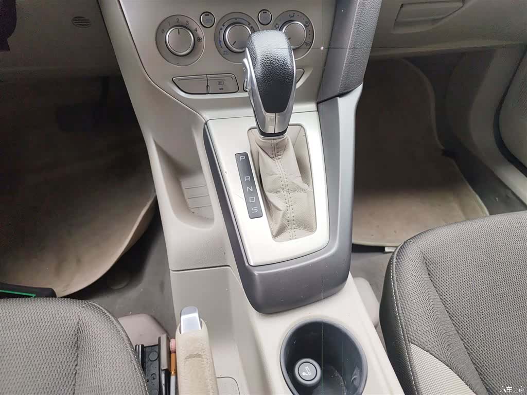 Ford Focus, 2015 10