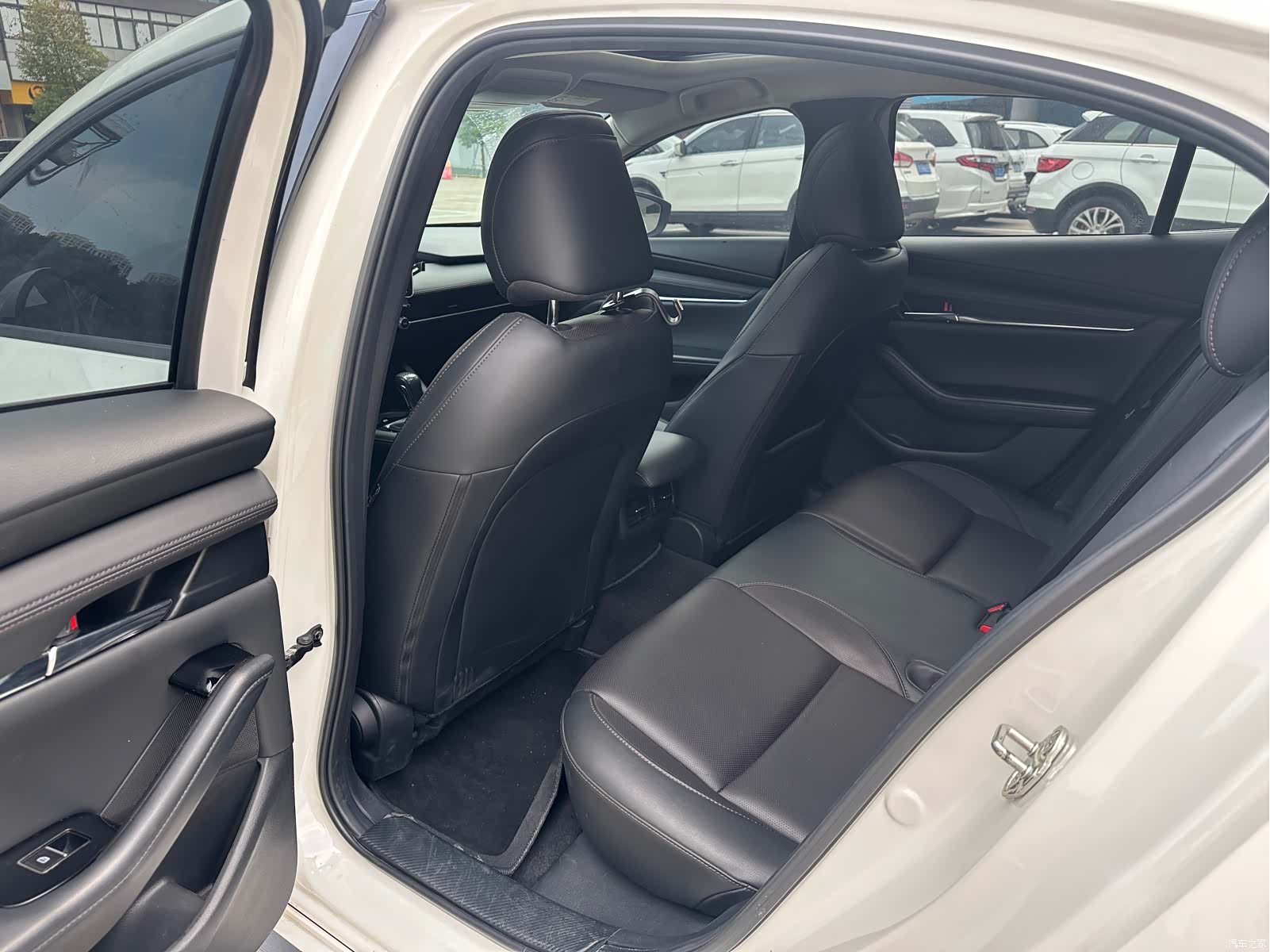 Mazda Mazda3, 2023 16