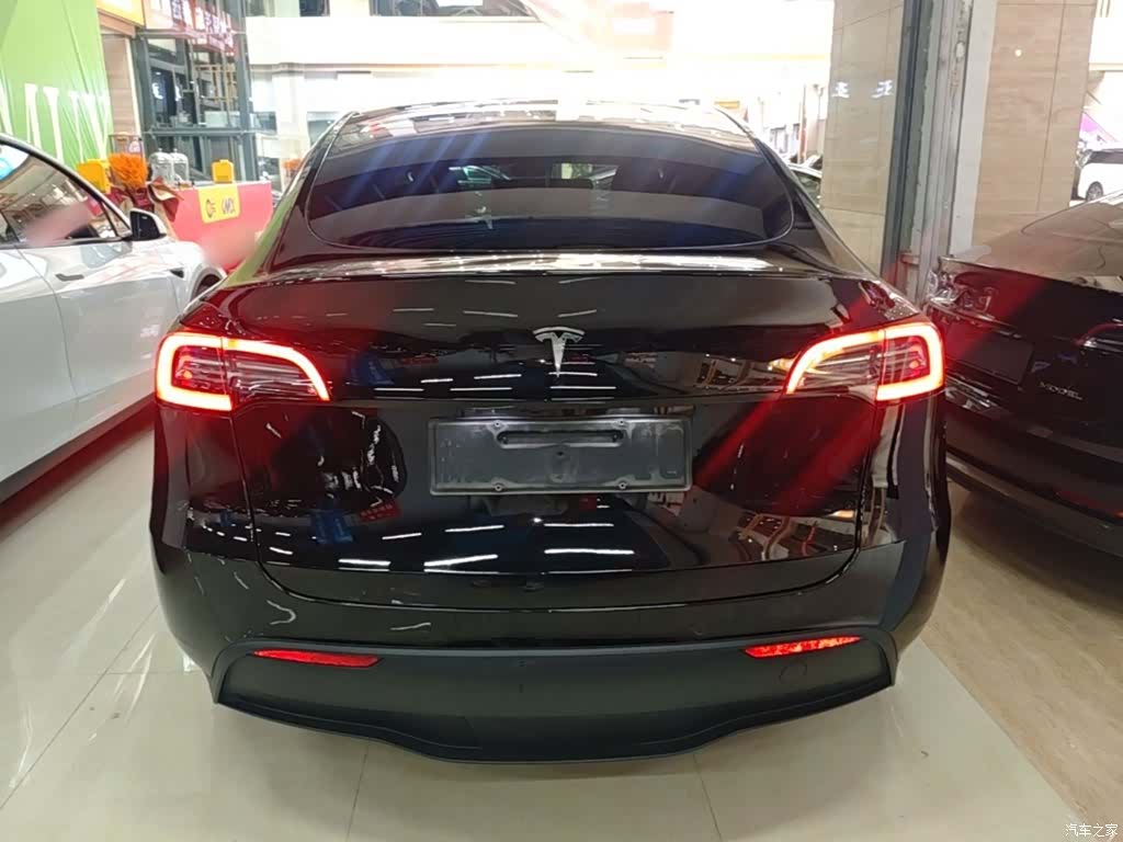 Tesla Model Y, 2023 6