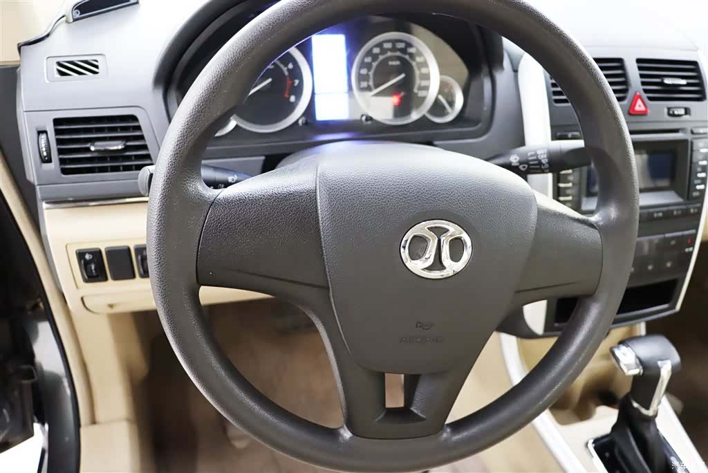 BAIC E Series, 2014 16