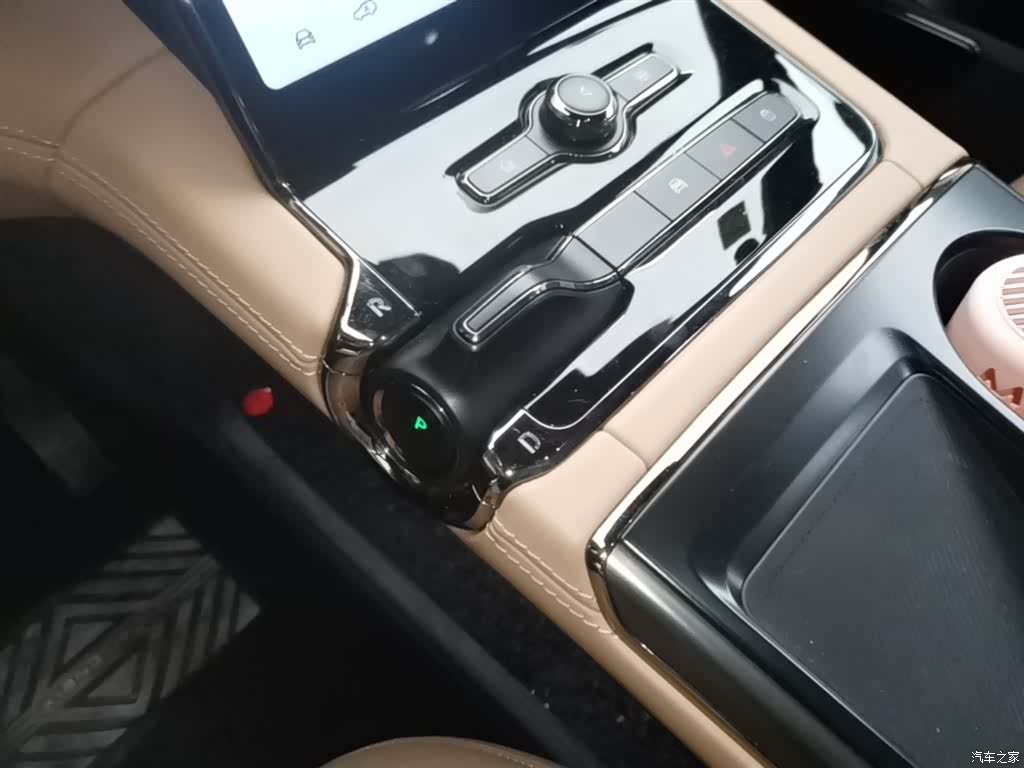 NIO ES8, 2021 14