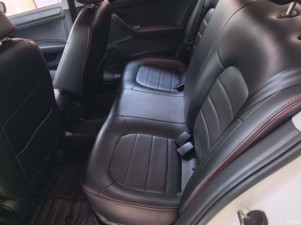 Skoda Rapid, 2015 17
