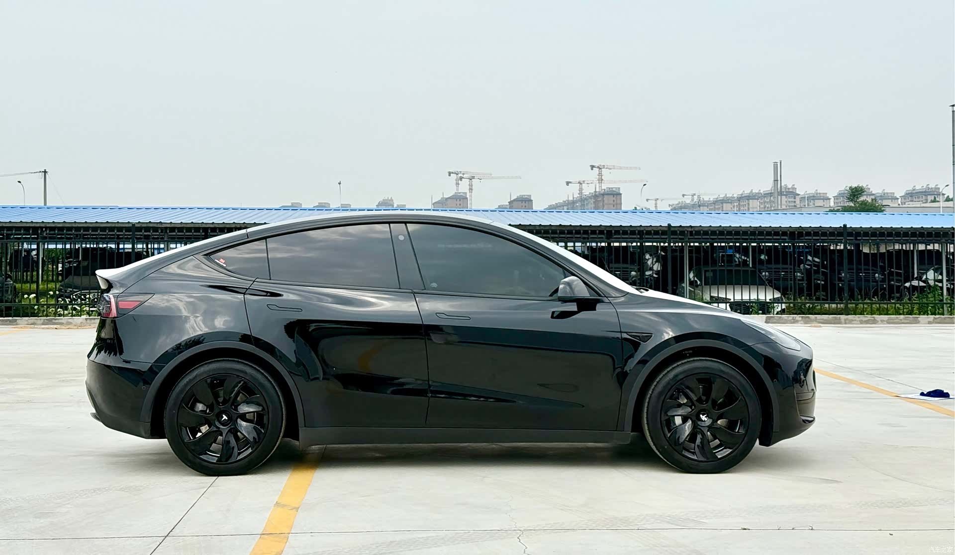 Tesla Model Y, 2023 4