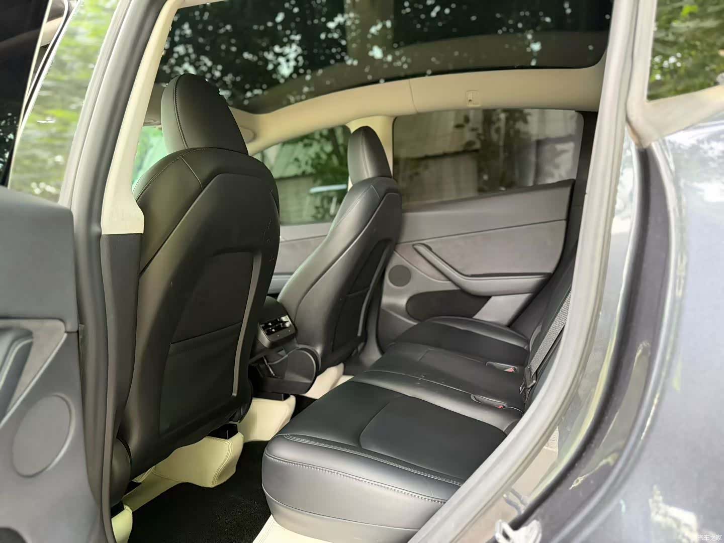 Tesla Model Y, 2024 6