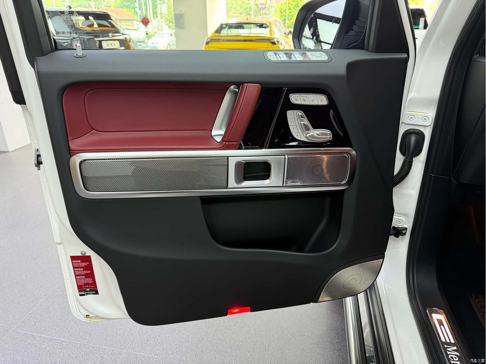 Mercedes-Benz G-Class, 2026 9