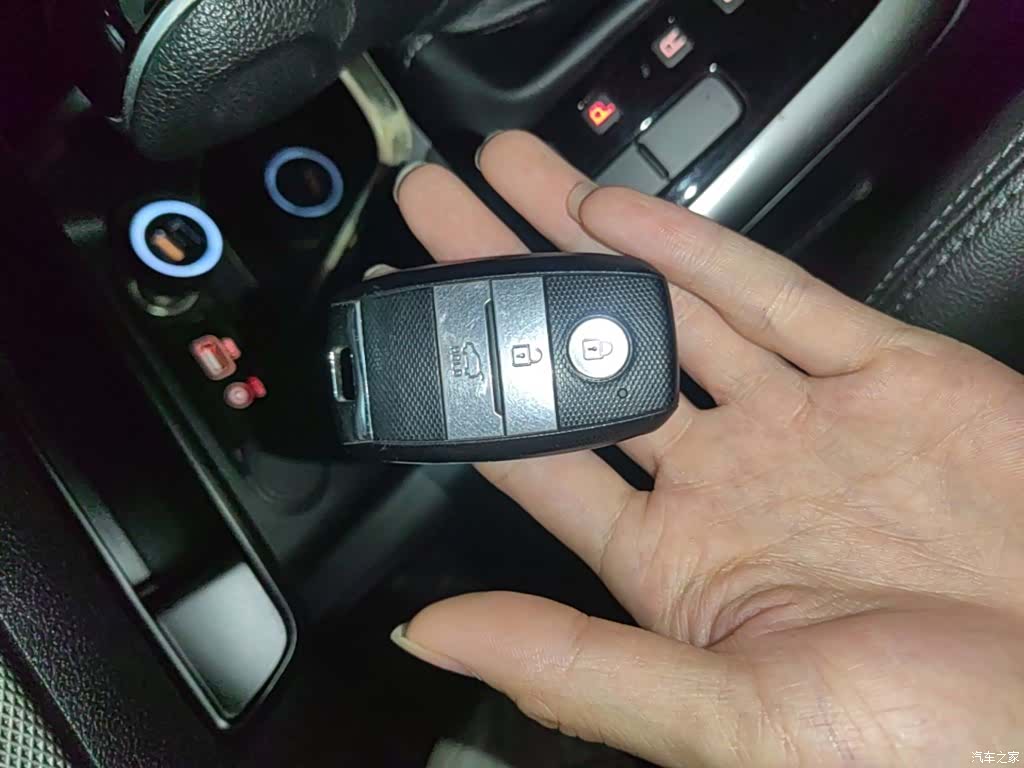 Kia KX3, 2017 9