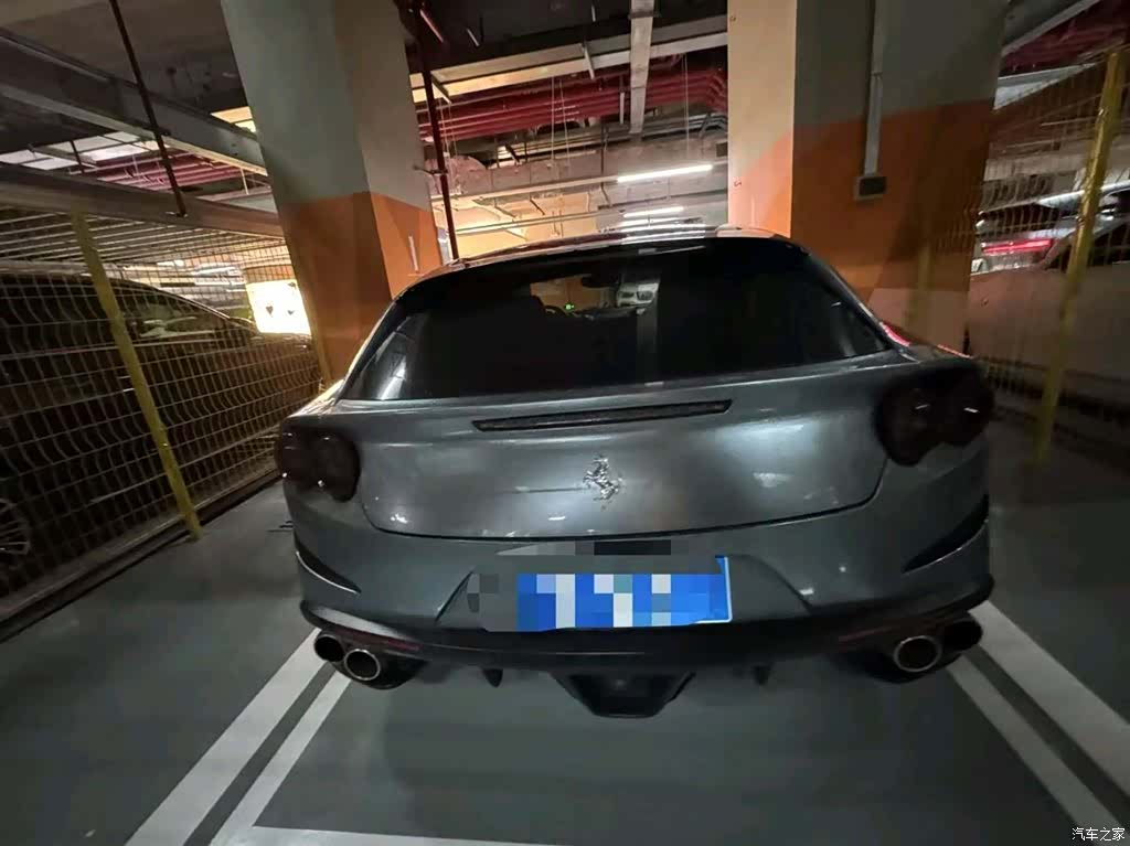 Ferrari GTC4Lus, 2017 4