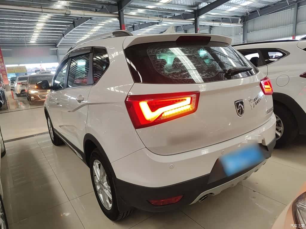 Wuling 560, 2016 все фото