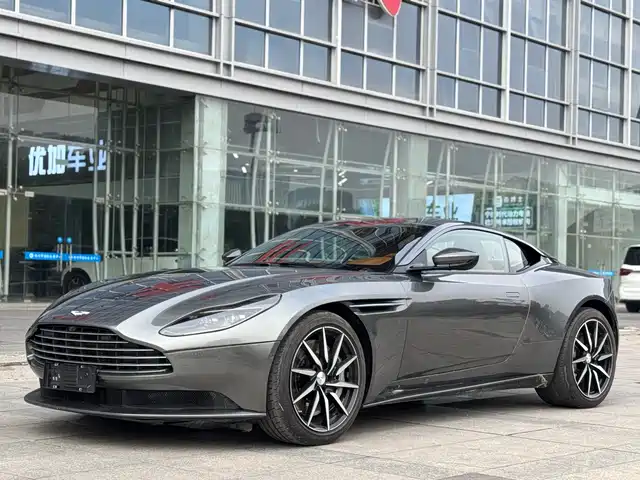 Aston Martin DB11 2019 — купить из Китая под заказ
