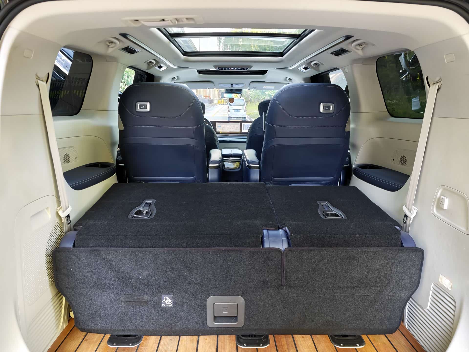 Maxus G90, 2023 32