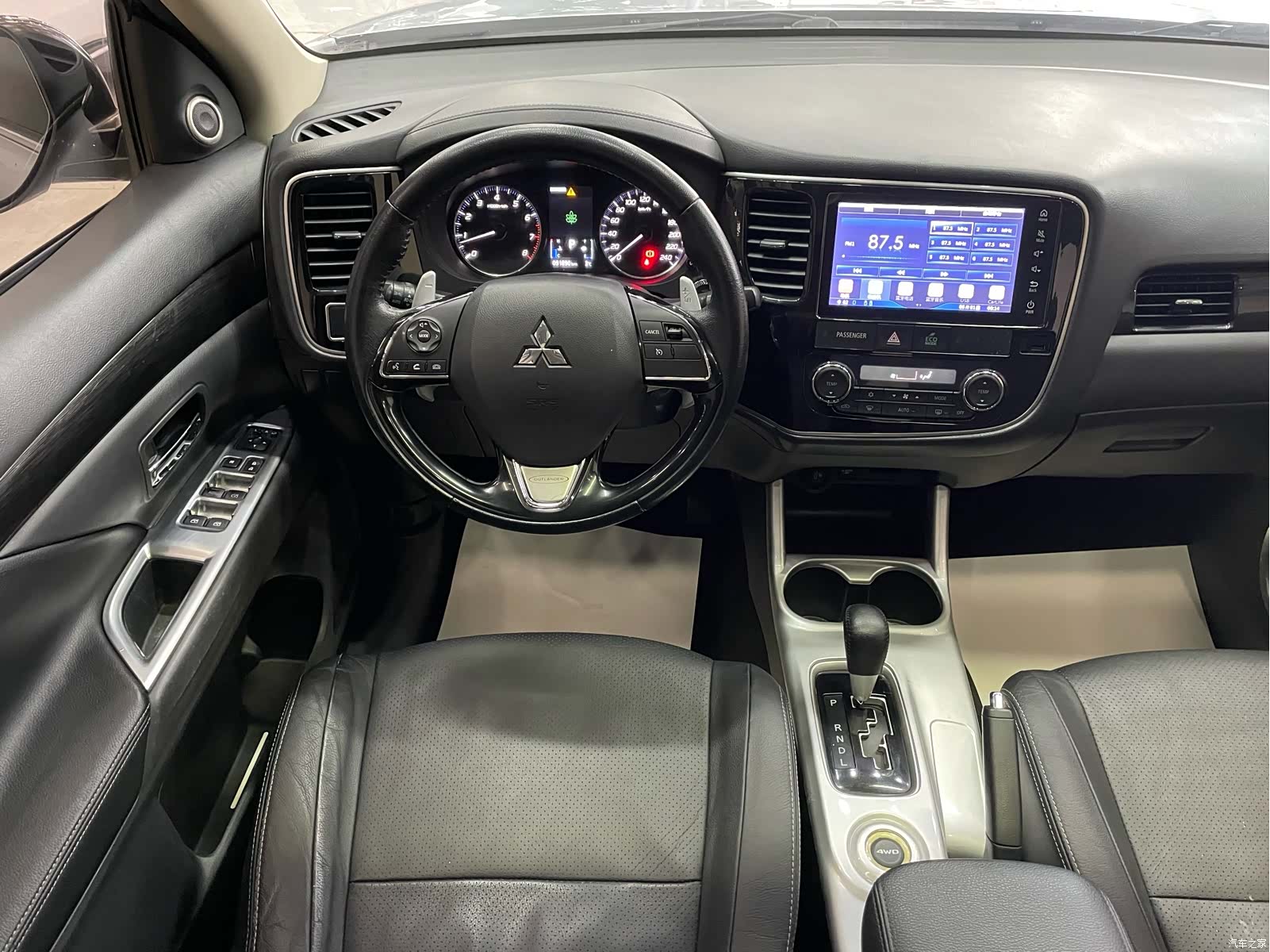 Mitsubishi Outlander, 2016 12