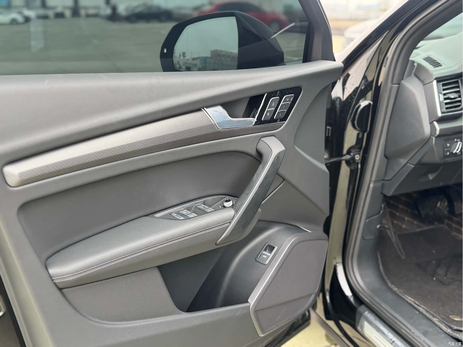 Audi Q5L, 2026 12