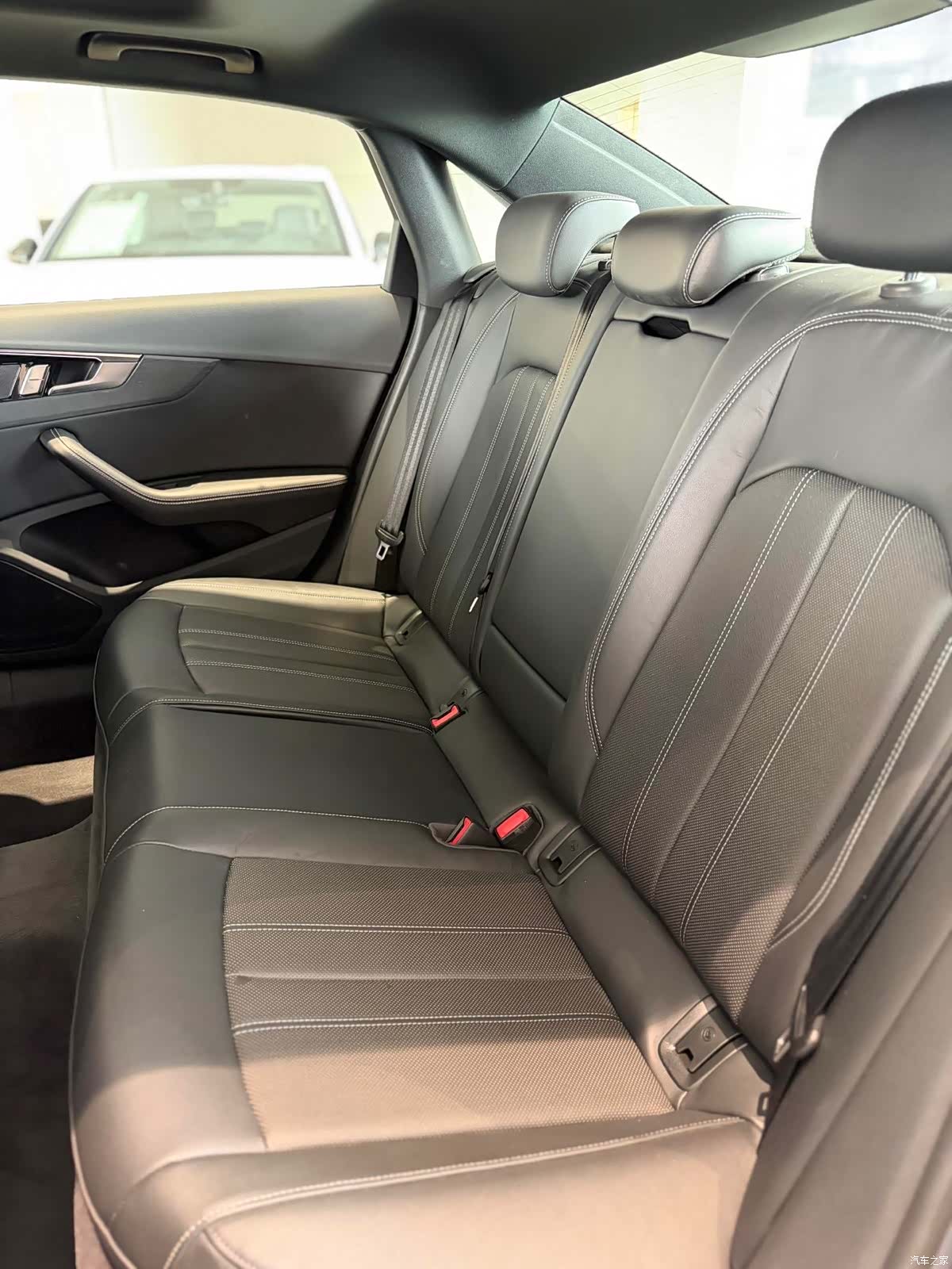Audi A4L, 2024 13